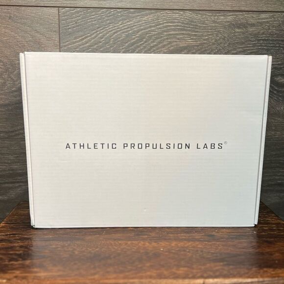 APL TechLoom Breeze Sneaker in Magenta/Neon Peach/Melange, Size 6. New in Box! - Picture 15 of 16